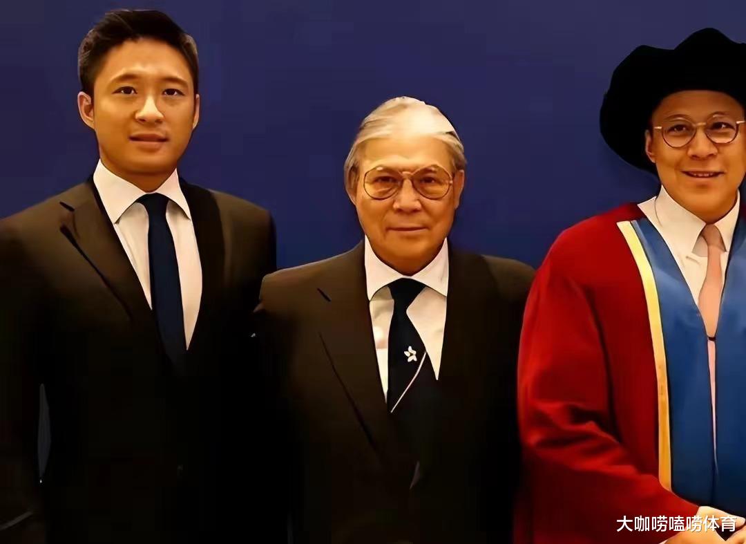 霍震霆与霍启刚，两代人的传承与辉煌
