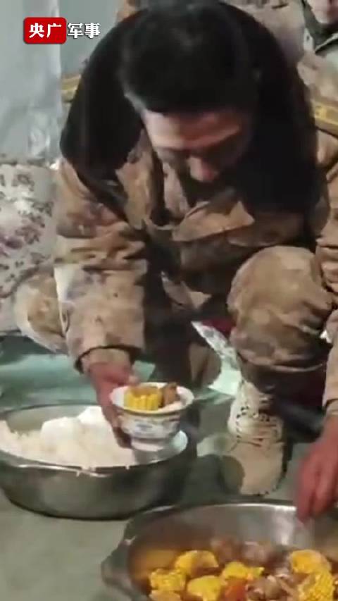 地震时两次返家干饭，勇气与决心的故事