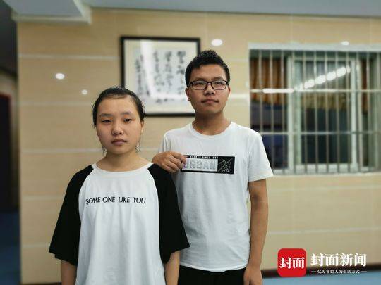 龙凤胎兄妹高考，天赋异禀，共赴考场挑战
