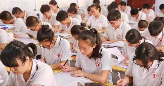 高考288分女生称已接到高校联系电话，逆风翻盘的励志故事