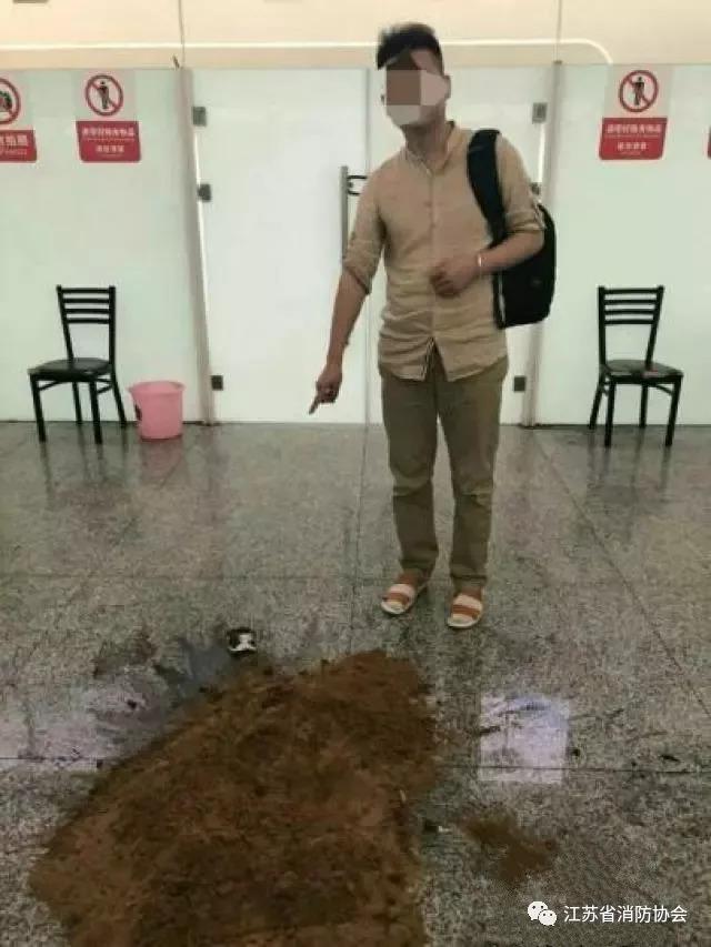 机场查充电宝标准，带你了解哪些充电宝可以带进机舱