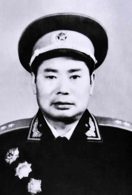 媒体：让鲁迅夹烟天塌不下来